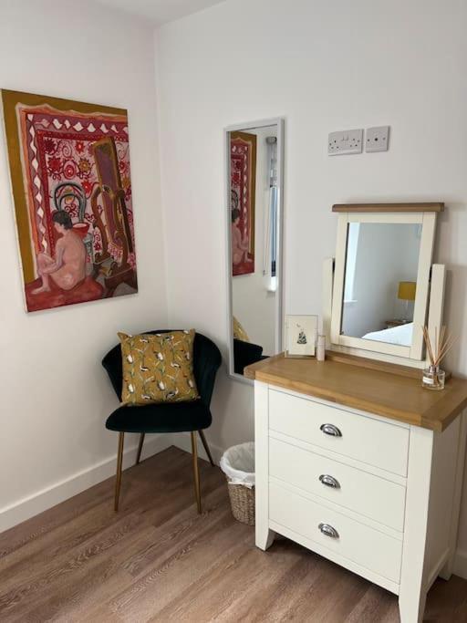 No5 At 53 - 2 Bed Apartment In Leek, Staffs Peak District Exterior foto