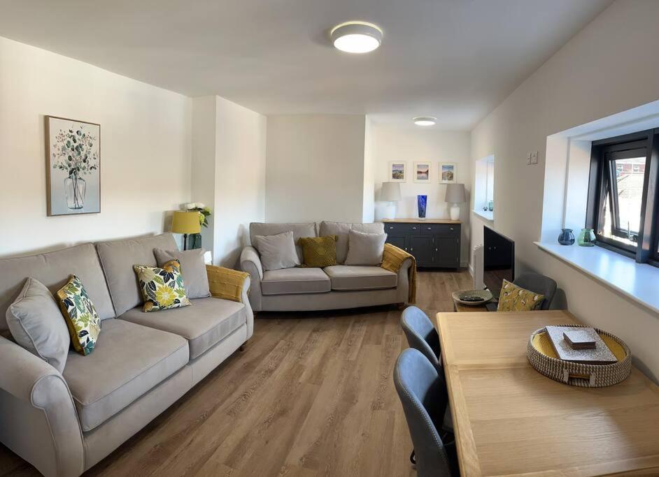 No5 At 53 - 2 Bed Apartment In Leek, Staffs Peak District Exterior foto